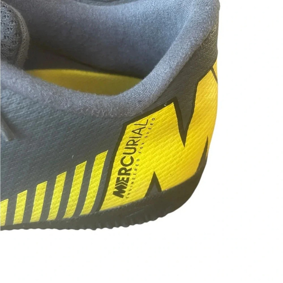 Nike Mercurial Vapor 12 Academy IC Shoes Size 7 Grey Yellow - Picture 9 of 13